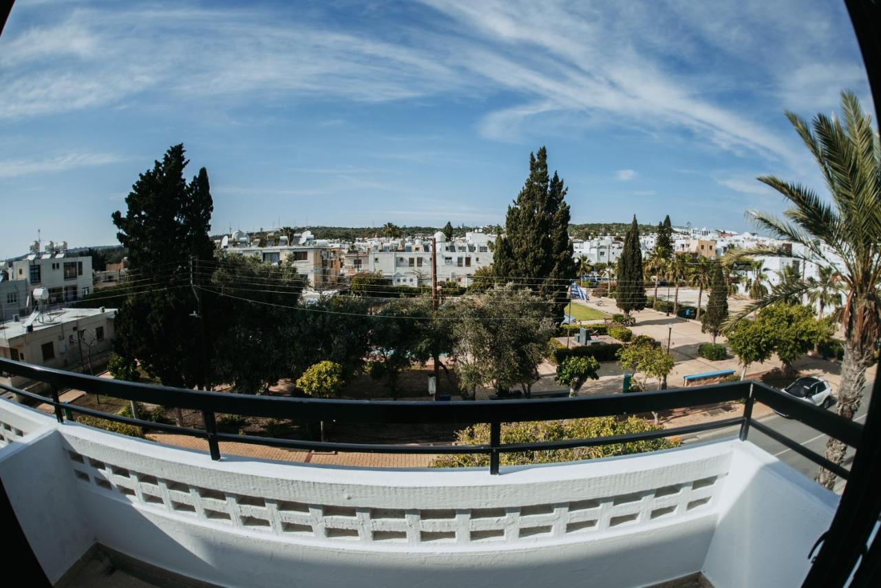 Ovis Hotel Apartments Ayía Nápa Extérieur photo