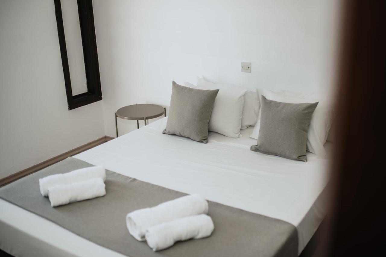 Ovis Hotel Apartments Ayía Nápa Extérieur photo