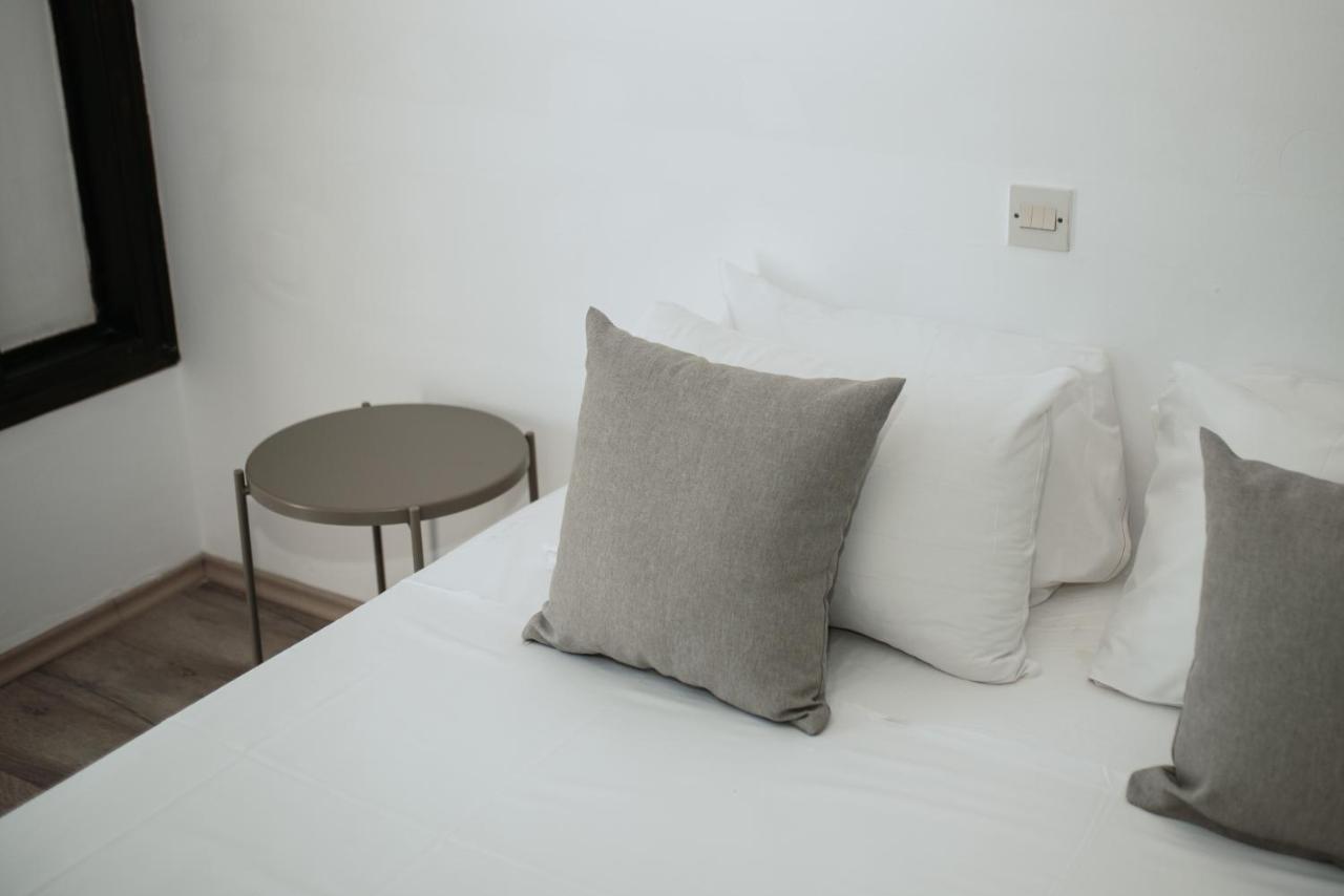 Ovis Hotel Apartments Ayía Nápa Extérieur photo