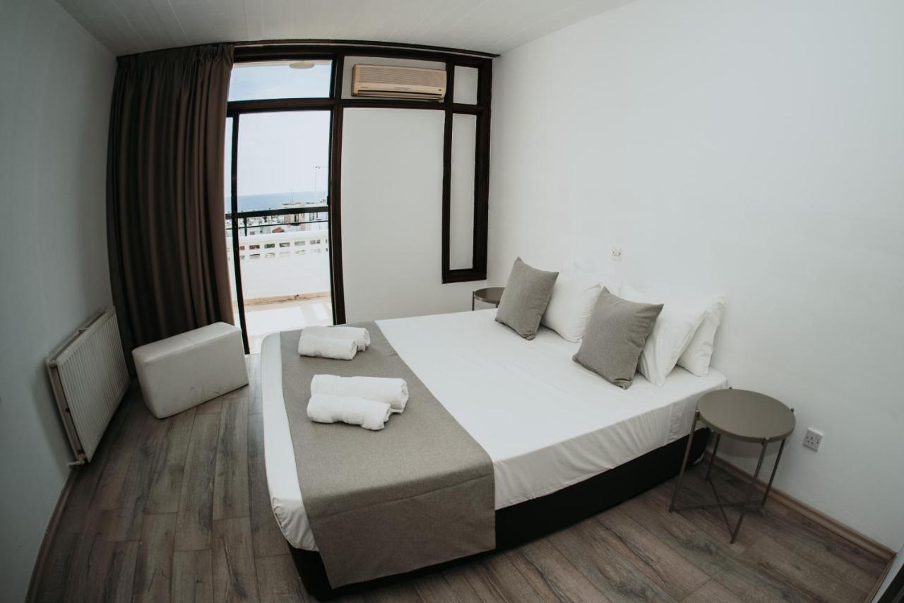 Ovis Hotel Apartments Ayía Nápa Extérieur photo
