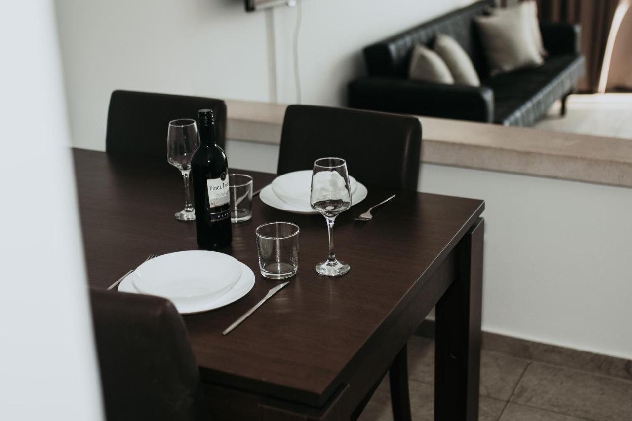 Ovis Hotel Apartments Ayía Nápa Extérieur photo
