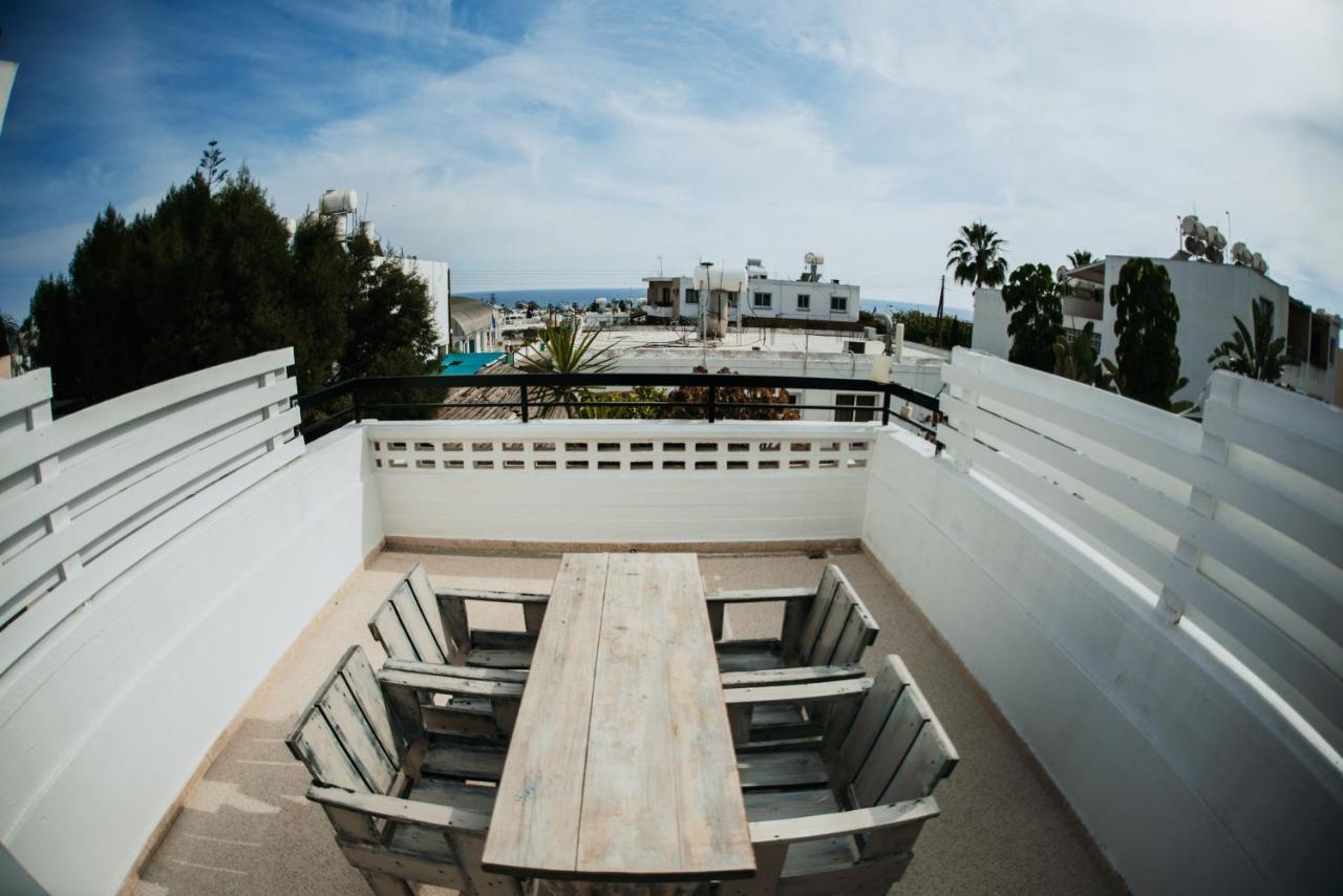 Ovis Hotel Apartments Ayía Nápa Extérieur photo