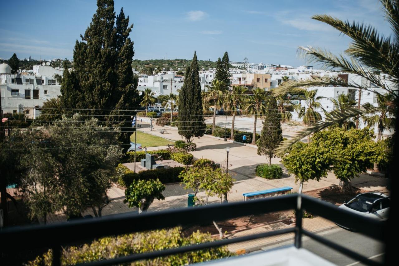 Ovis Hotel Apartments Ayía Nápa Extérieur photo