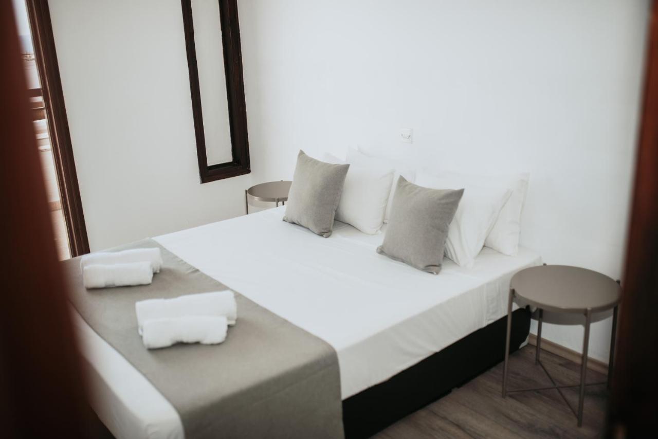 Ovis Hotel Apartments Ayía Nápa Extérieur photo
