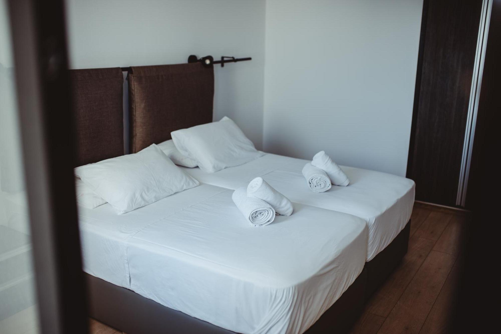 Ovis Hotel Apartments Ayía Nápa Extérieur photo