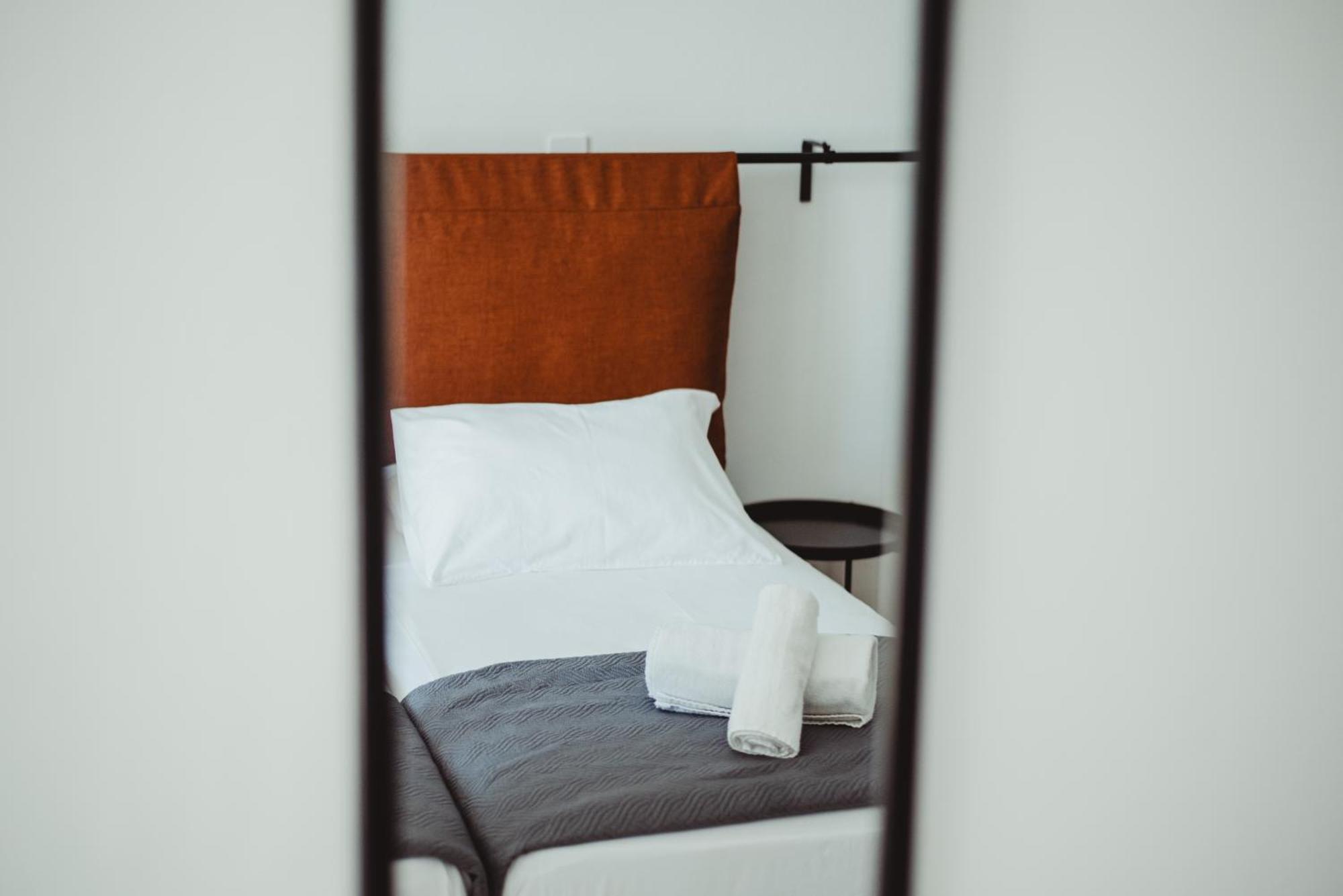 Ovis Hotel Apartments Ayía Nápa Extérieur photo