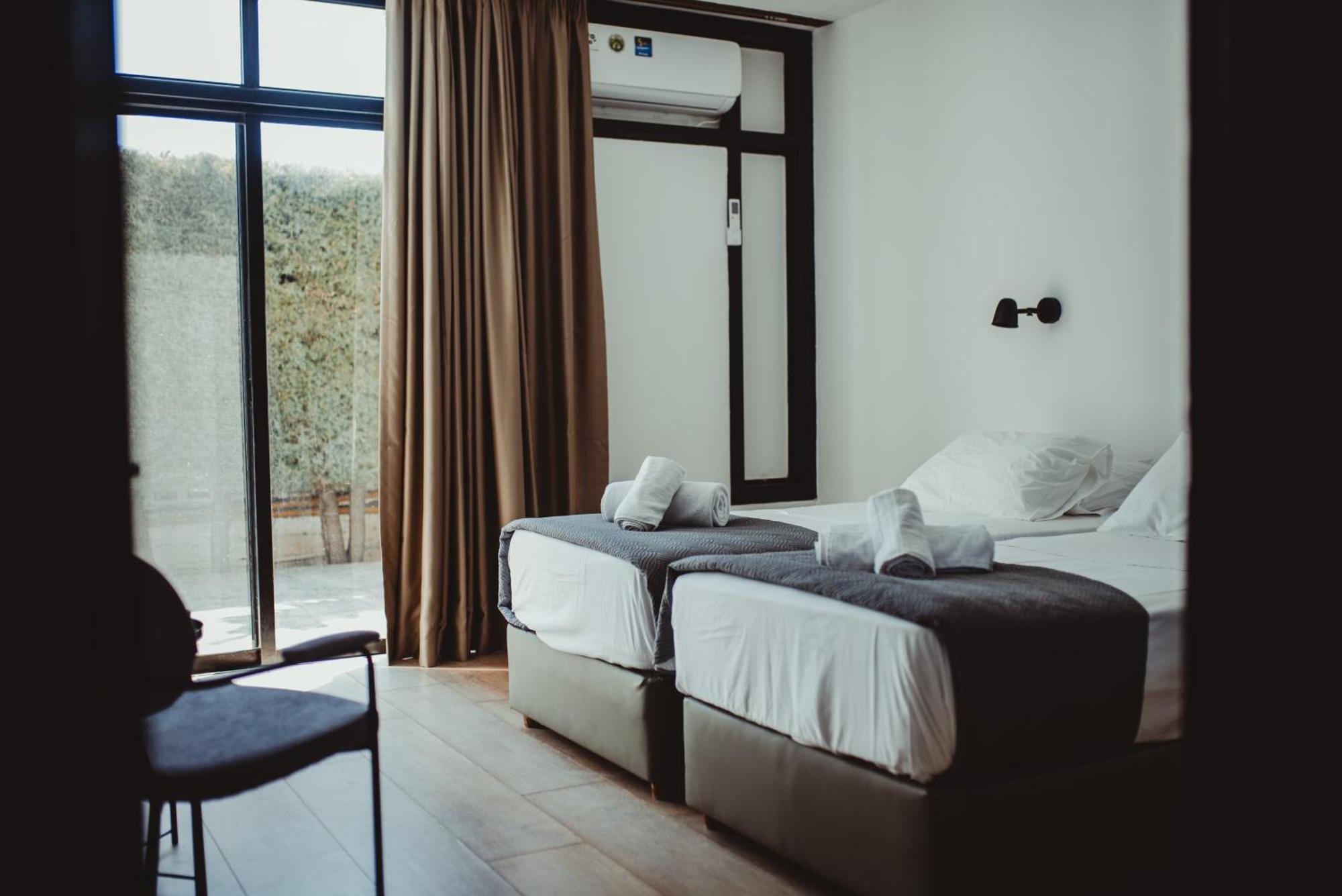Ovis Hotel Apartments Ayía Nápa Extérieur photo