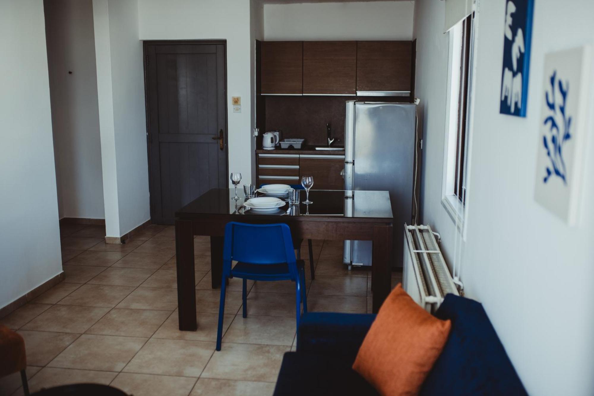 Ovis Hotel Apartments Ayía Nápa Extérieur photo